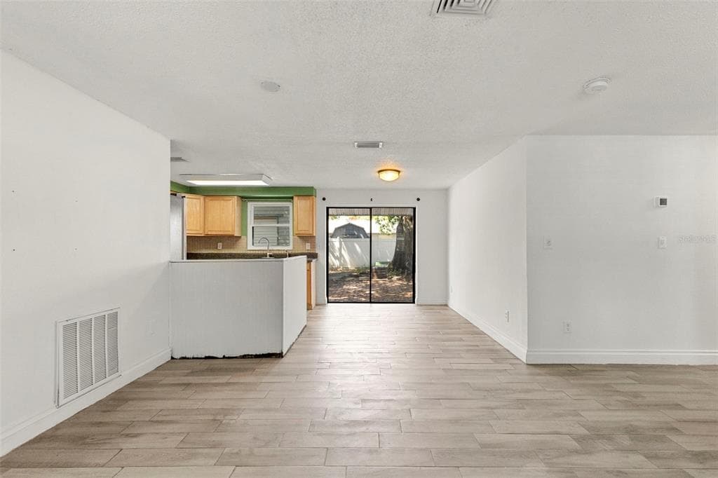 5557 146TH TERRACE N, CLEARWATER, FL 33760 — zdjęcie 4