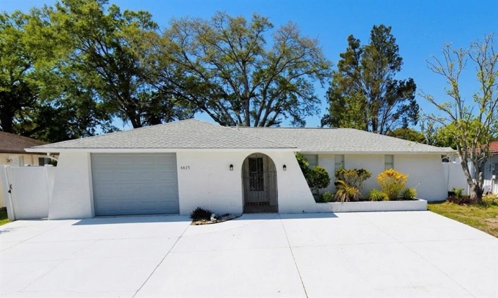 8923 CANDLEWICK LANE, PORT RICHEY, FL 34668