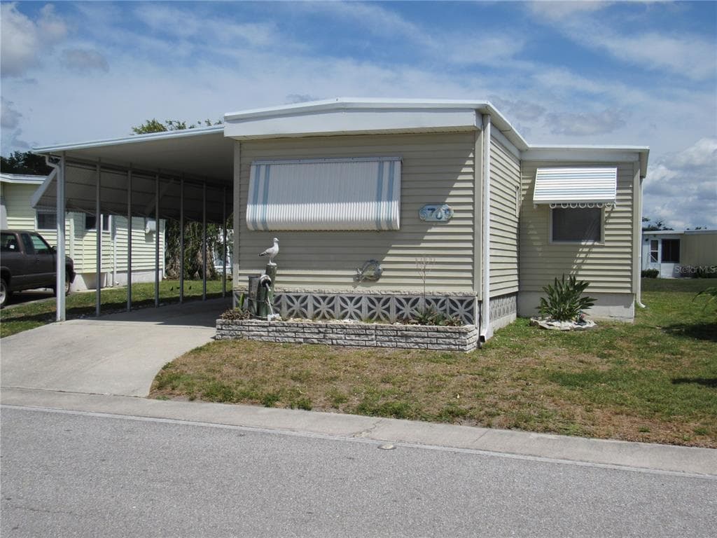 5709 HOLIDAY PARK BOULEVARD, NORTH PORT, FL 34287