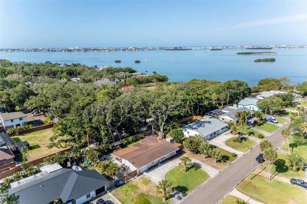 8242 31ST TERRACE N, ST PETERSBURG, FL 33710 — zdjęcie 5