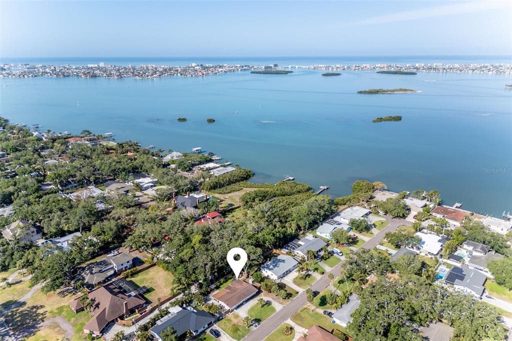 8242 31ST TERRACE N, ST PETERSBURG, FL 33710 — zdjęcie 4