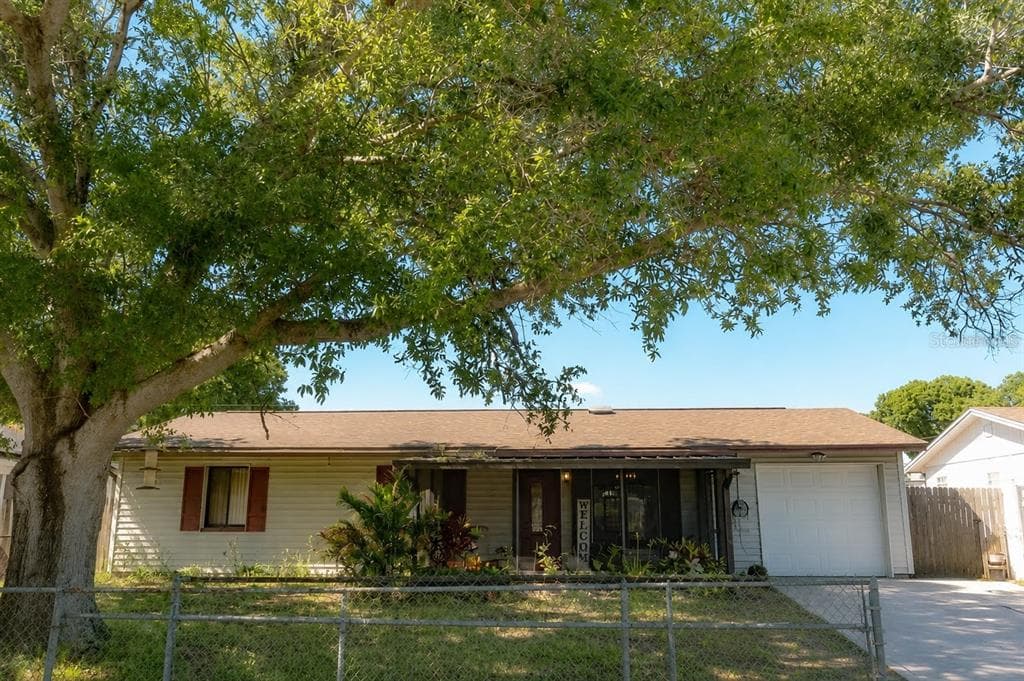 8204 TRAMMELL TRAIL, TAMPA, FL 33619