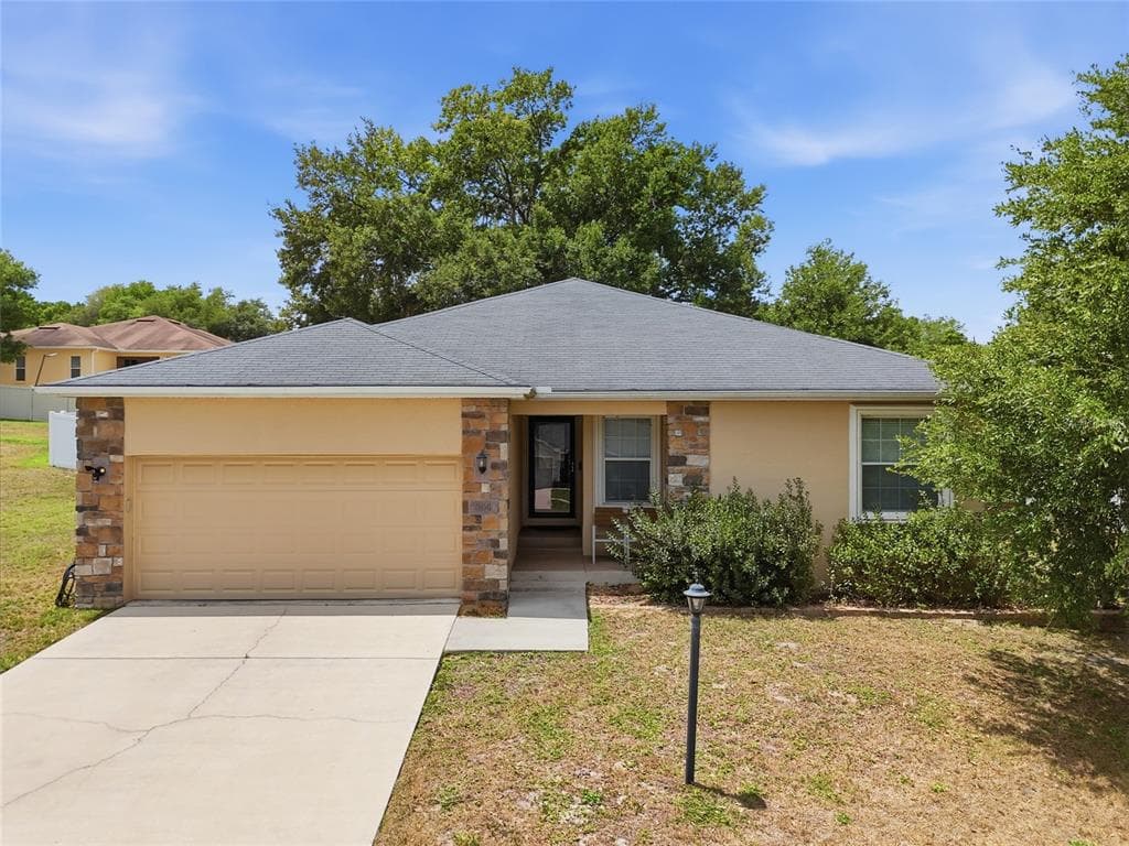 306 STONEPOINT LANE, LADY LAKE, FL 32159