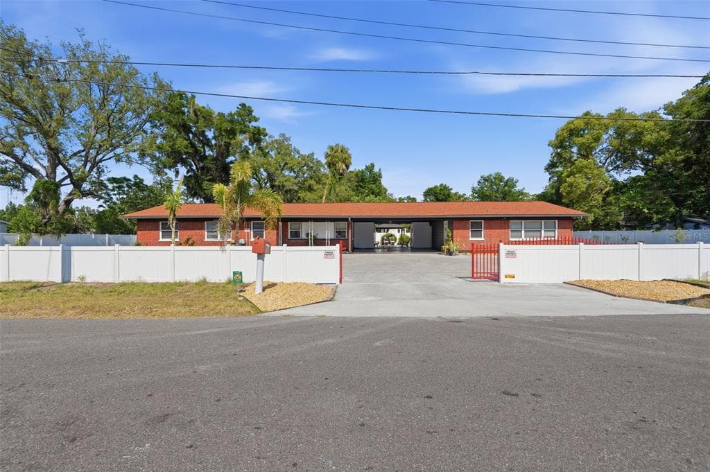 10107 N ASTER AVENUE, TAMPA, FL 33612 — zdjęcie 3
