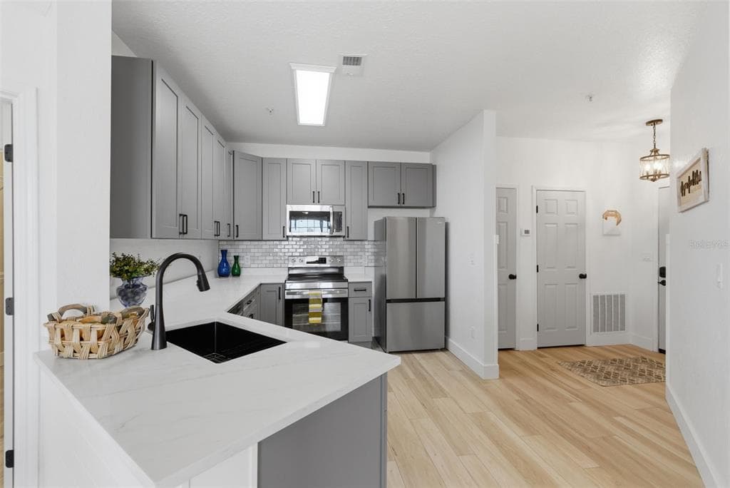 4323 BAYSIDE VILLAGE DRIVE # 312, TAMPA, FL 33615 — zdjęcie 2
