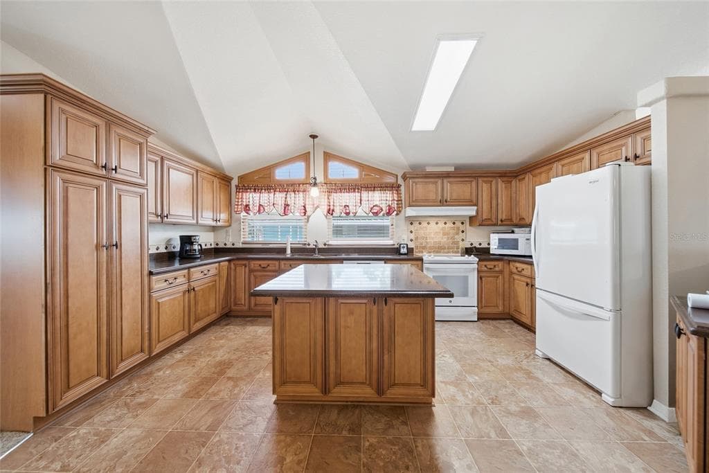 8401 WEATHERFORD AVENUE, BROOKSVILLE, FL 34613 — zdjęcie 4