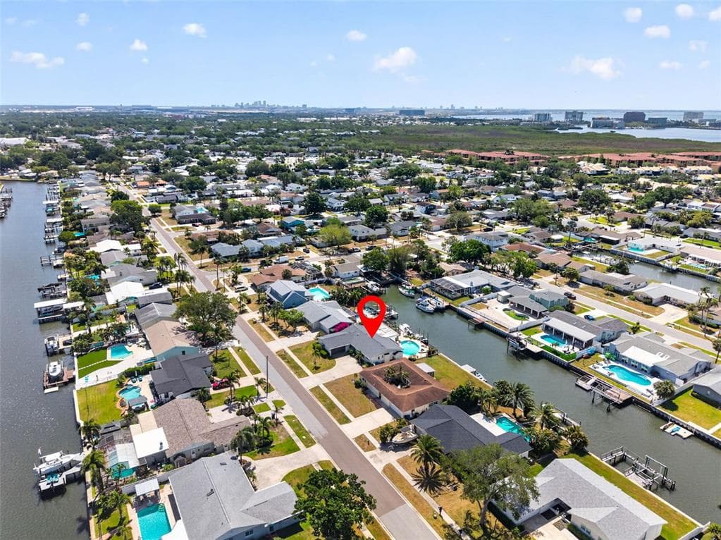8450 FLAGSTONE DRIVE, TAMPA, FL 33615 — zdjęcie 3