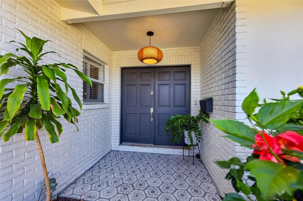 8450 FLAGSTONE DRIVE, TAMPA, FL 33615 — zdjęcie 4