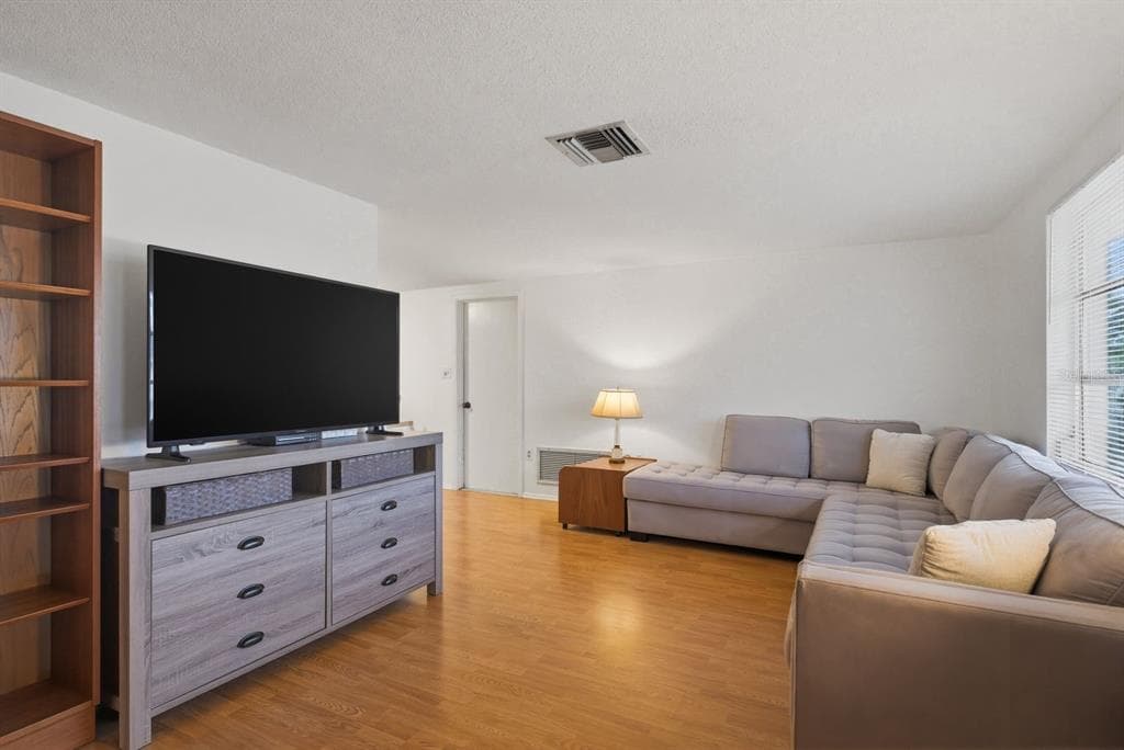 1958 ESSEX DRIVE, HOLIDAY, FL 34691 — zdjęcie 5