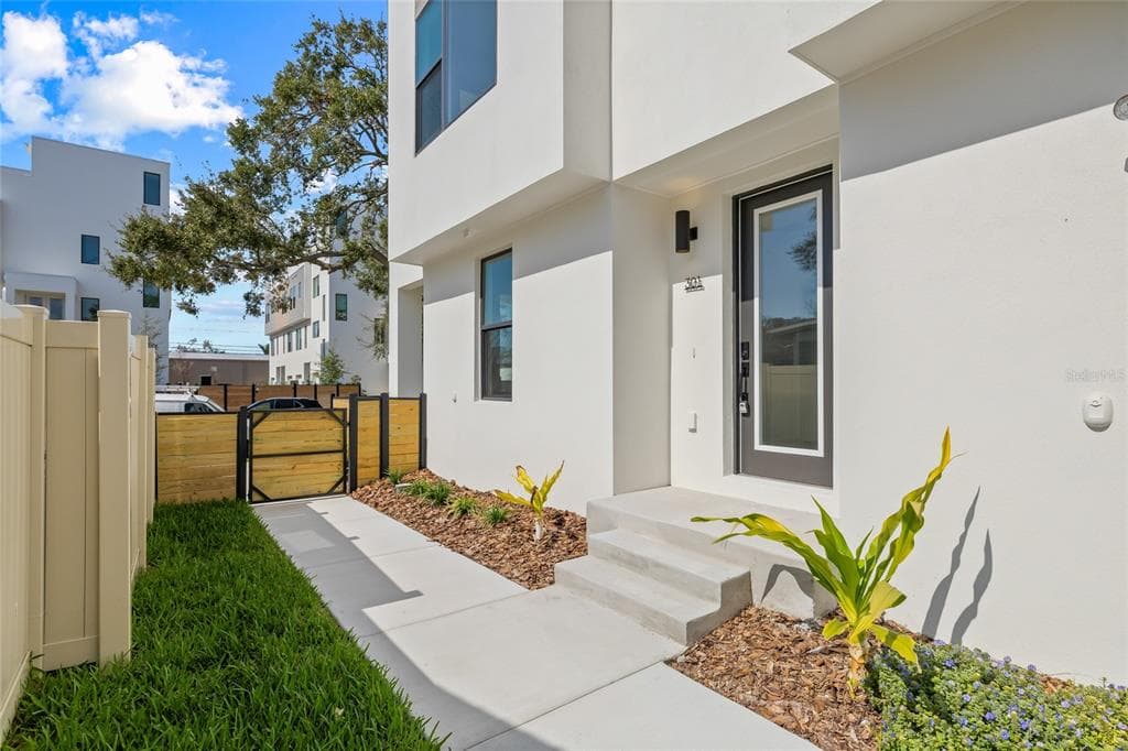 301 15TH STREET N, ST PETERSBURG, FL 33705 — zdjęcie 5