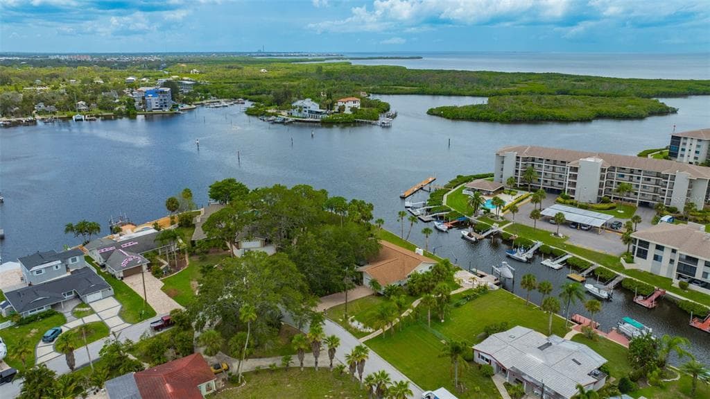 8143 CHANNEL DRIVE, PORT RICHEY, FL 34668 — zdjęcie 2