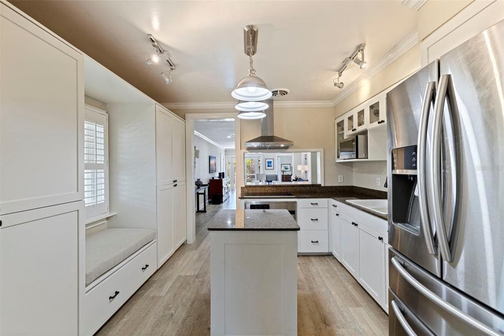 1010 43RD AVENUE N, ST PETERSBURG, FL 33703 — zdjęcie 5