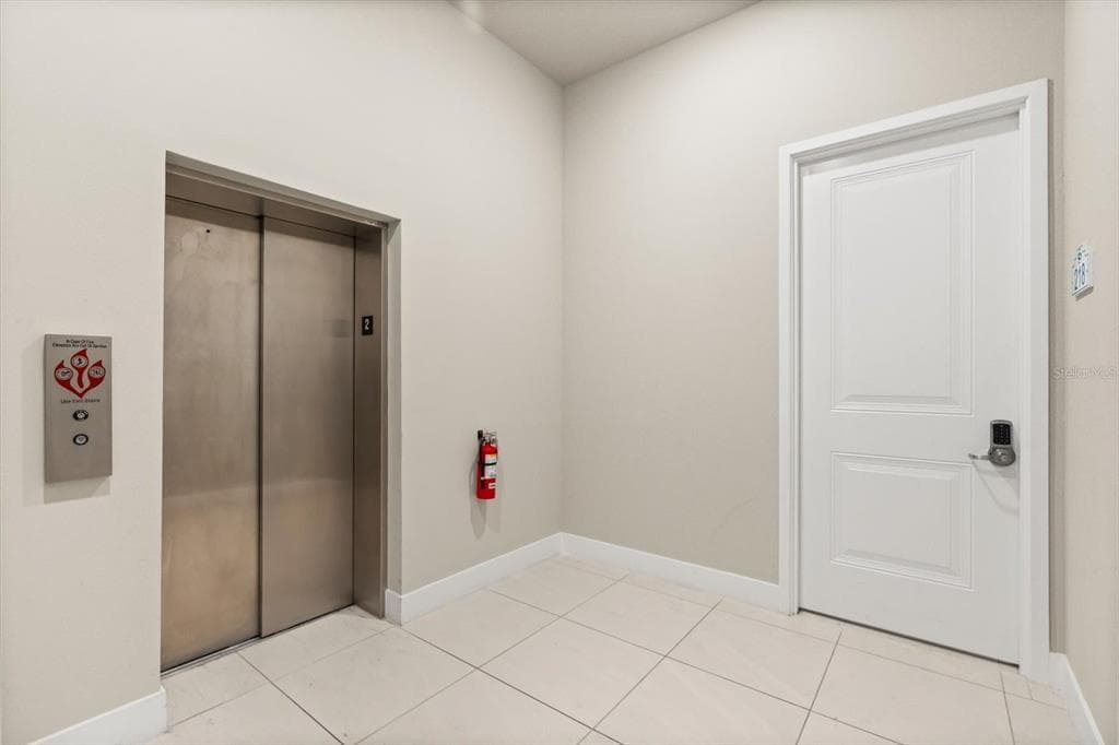 7770 SANDY RIDGE DRIVE # 218 BLDG 28 With Elevator, KISSIMMEE, FL 34747 — zdjęcie 2