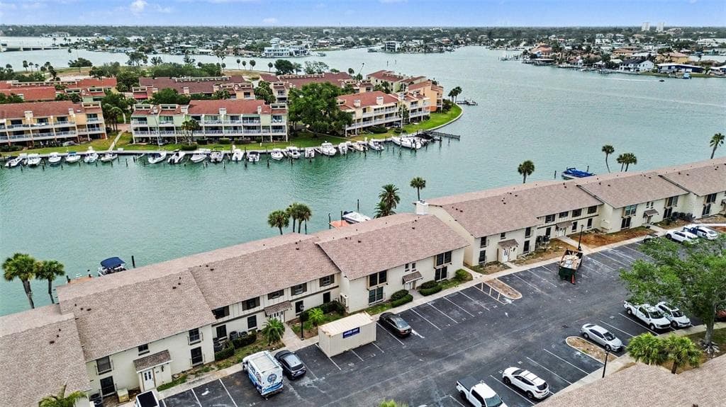 546 PLAZA SEVILLE COURT # 85, TREASURE ISLAND, FL 33706