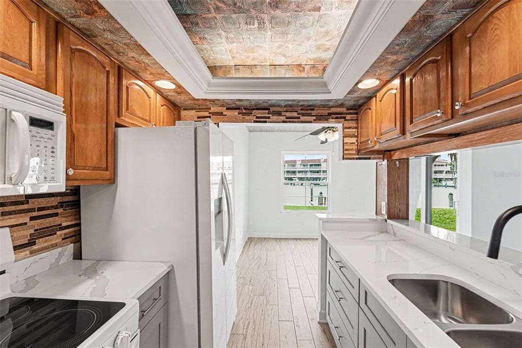 546 PLAZA SEVILLE COURT # 85, TREASURE ISLAND, FL 33706 — zdjęcie 5