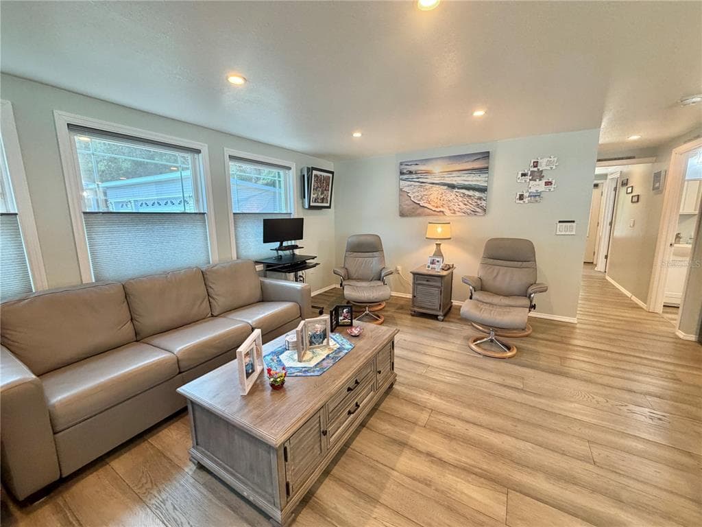121 TAMARISK WAY, LEESBURG, FL 34748 — zdjęcie 2