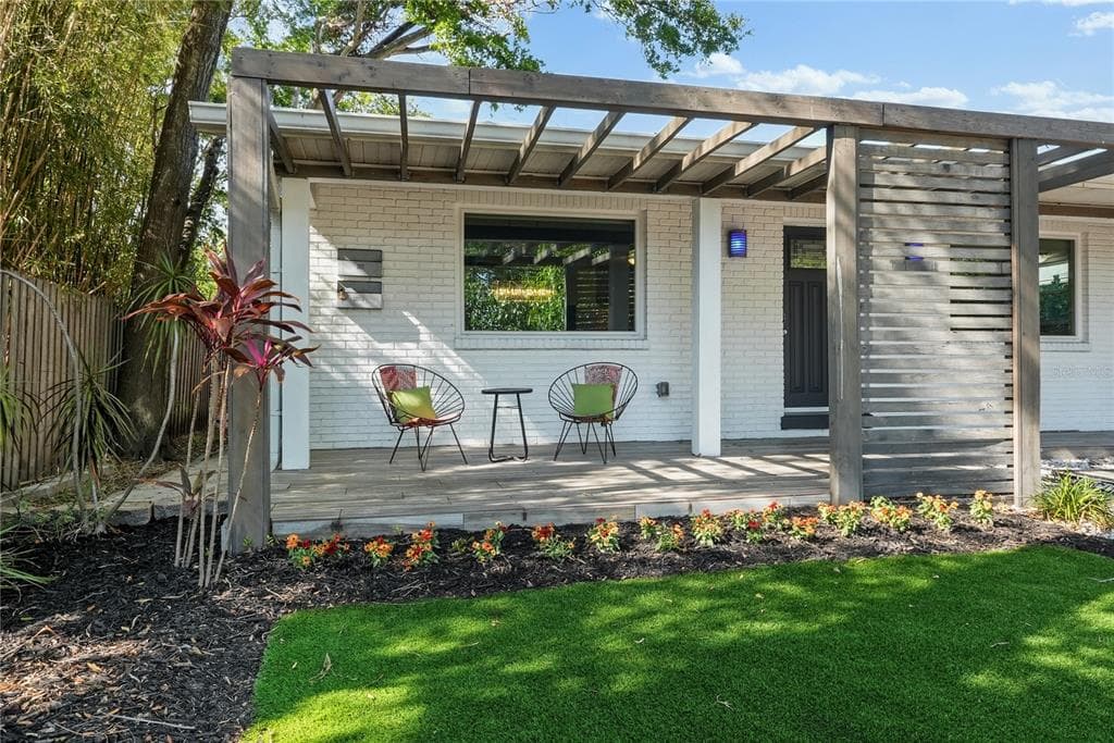 3027 BURLINGTON AVENUE N, ST PETERSBURG, FL 33713
