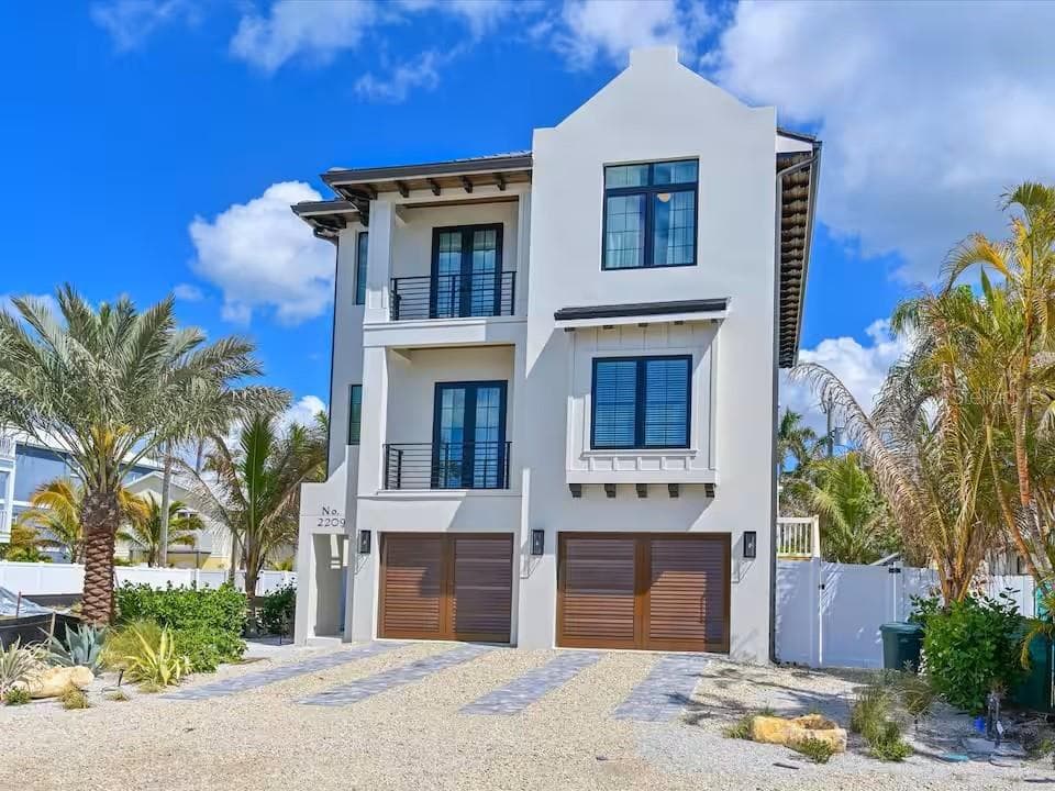 2209 AVENUE B, BRADENTON BEACH, FL 34217 — zdjęcie 2