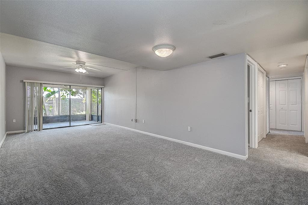 860 S VILLAGE DRIVE N # 106, ST PETERSBURG, FL 33716 — zdjęcie 2