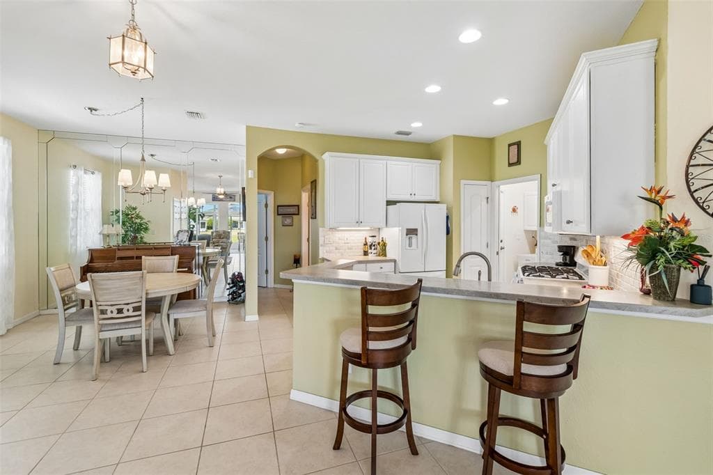 2011 SIFIELD GREENS WAY # 71, SUN CITY CENTER, FL 33573 — zdjęcie 2