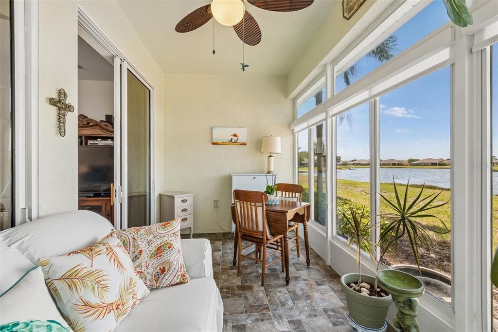 2011 SIFIELD GREENS WAY # 71, SUN CITY CENTER, FL 33573 — zdjęcie 5