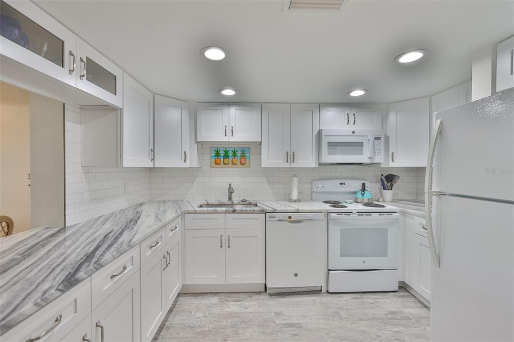 1028 APOLLO BEACH BOULEVARD # 8, APOLLO BEACH, FL 33572 — zdjęcie 4