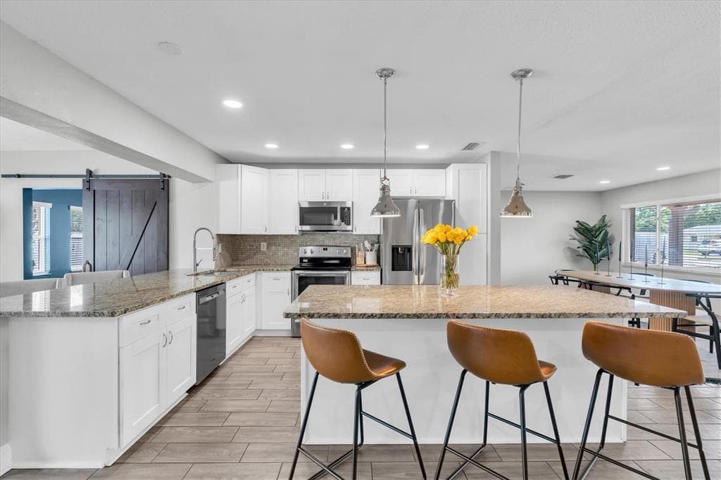 6860 14TH WAY S, ST PETERSBURG, FL 33705 — zdjęcie 3