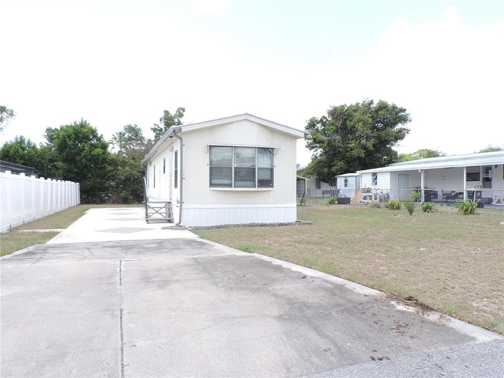 236 2ND AVENUE N, LAKE WALES, FL 33859