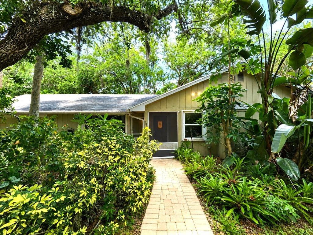 255 SW SALERNO ROAD, STUART, FL 34997