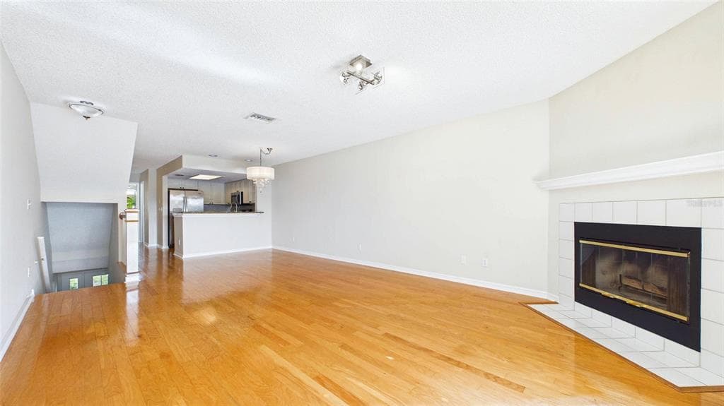 323 MADEIRA CIRCLE, ST PETERSBURG, FL 33715 — zdjęcie 4
