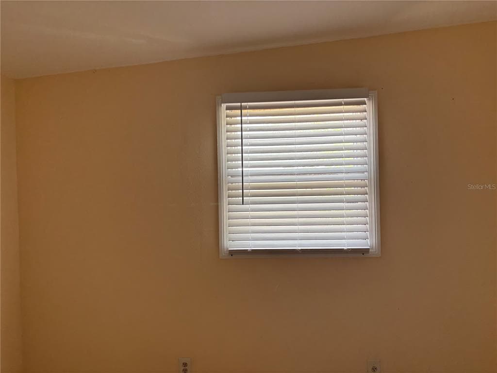 1320 LARSEN LN, TAMPA, FL 33619 — zdjęcie 2