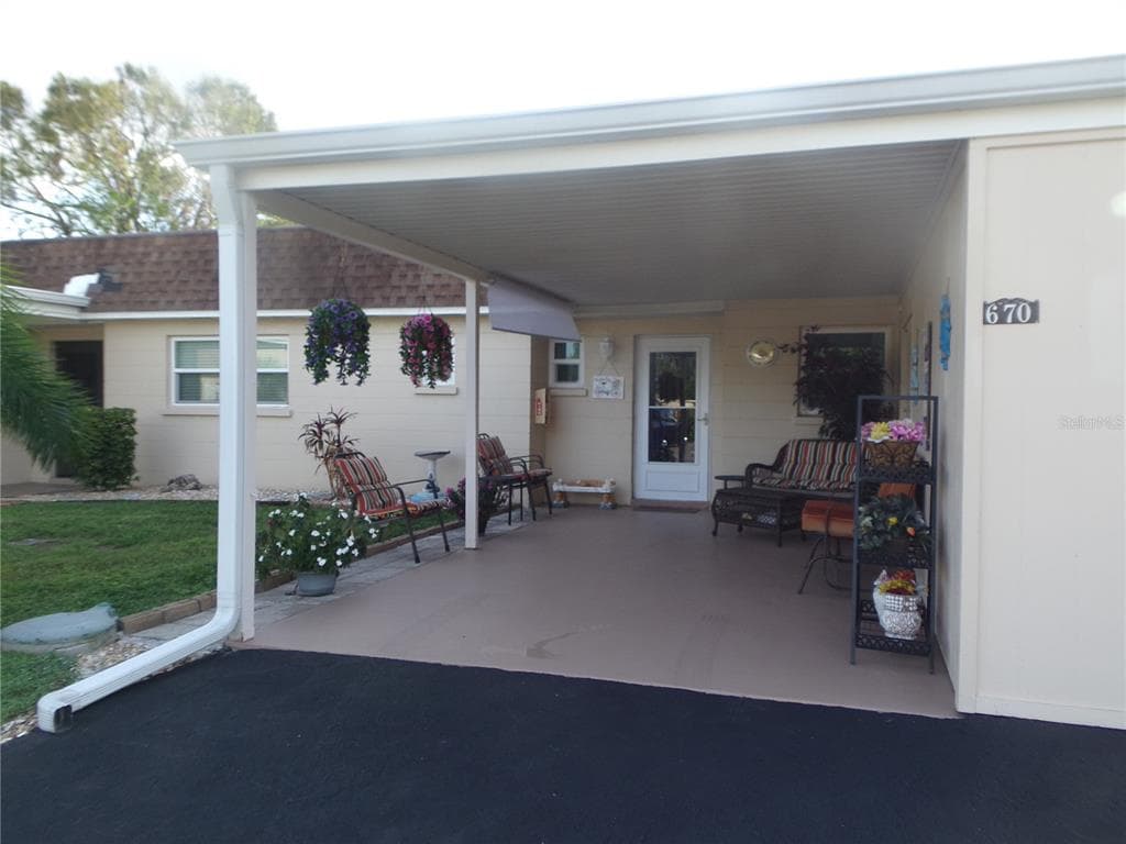 670 PARK CIRCLE, BRADENTON, FL 34207