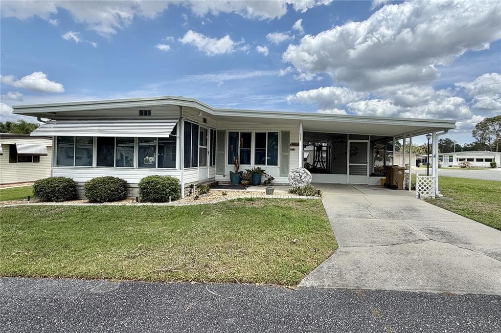 126 CHESTNUT STREET, LEESBURG, FL 34748