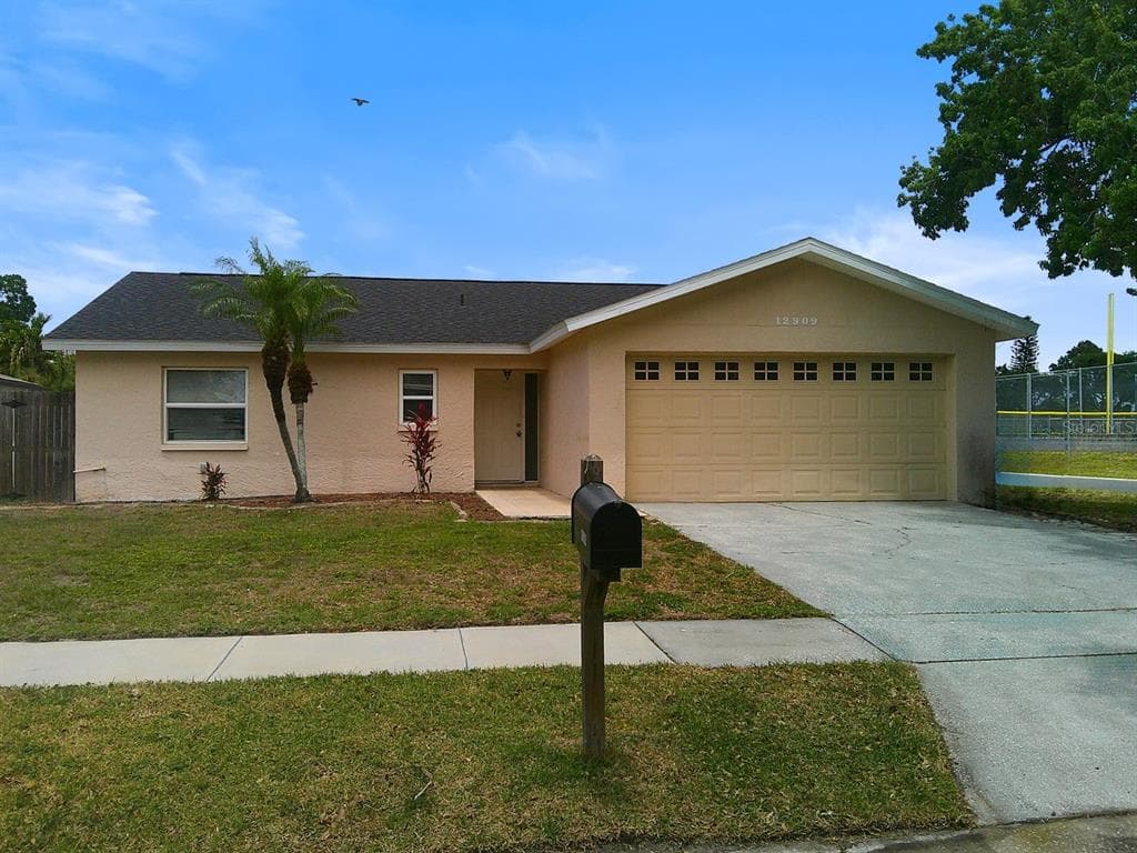 12909 123RD AVENUE, LARGO, FL 33774
