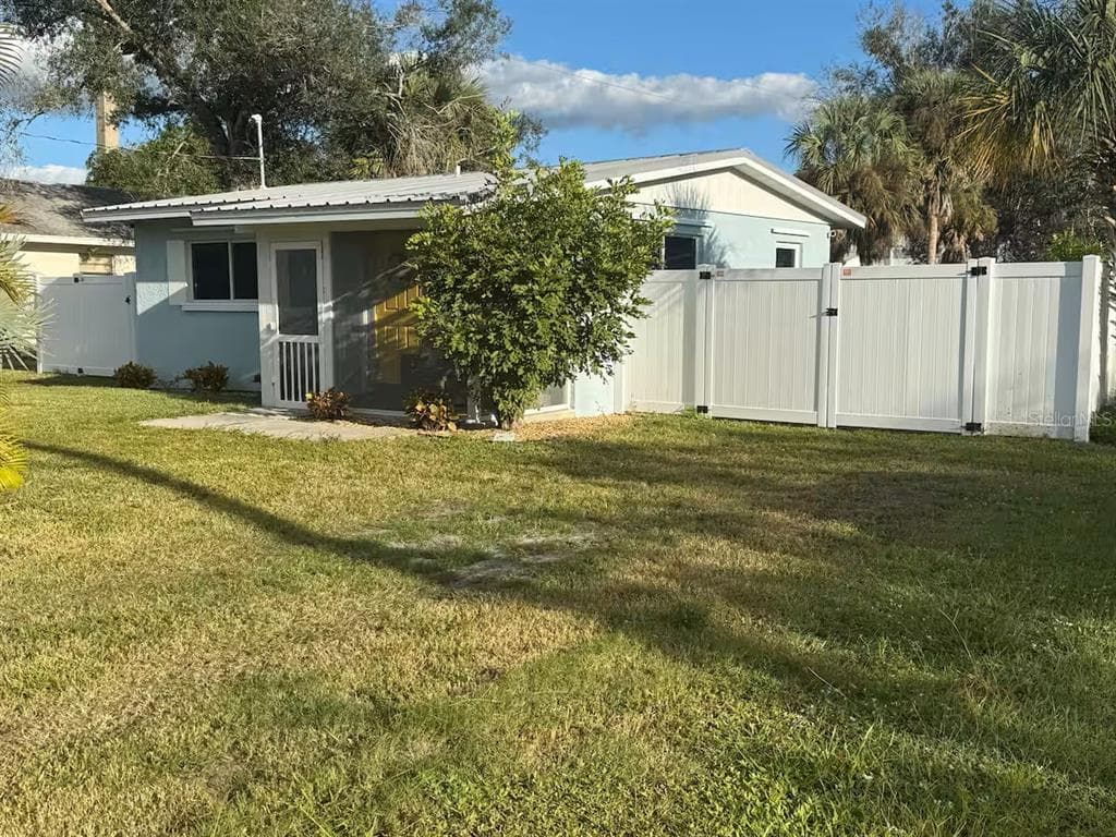 525 SHOWALTER AVENUE, PUNTA GORDA, FL 33950 — zdjęcie 2