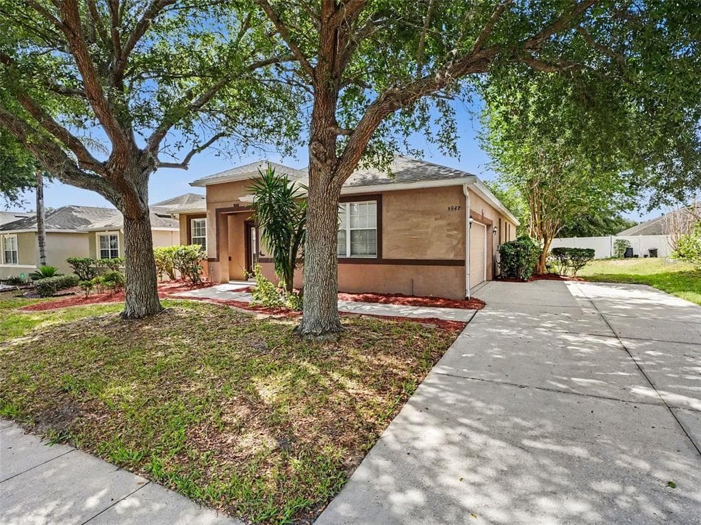 1942 BEARDSLEY DRIVE, APOPKA, FL 32703