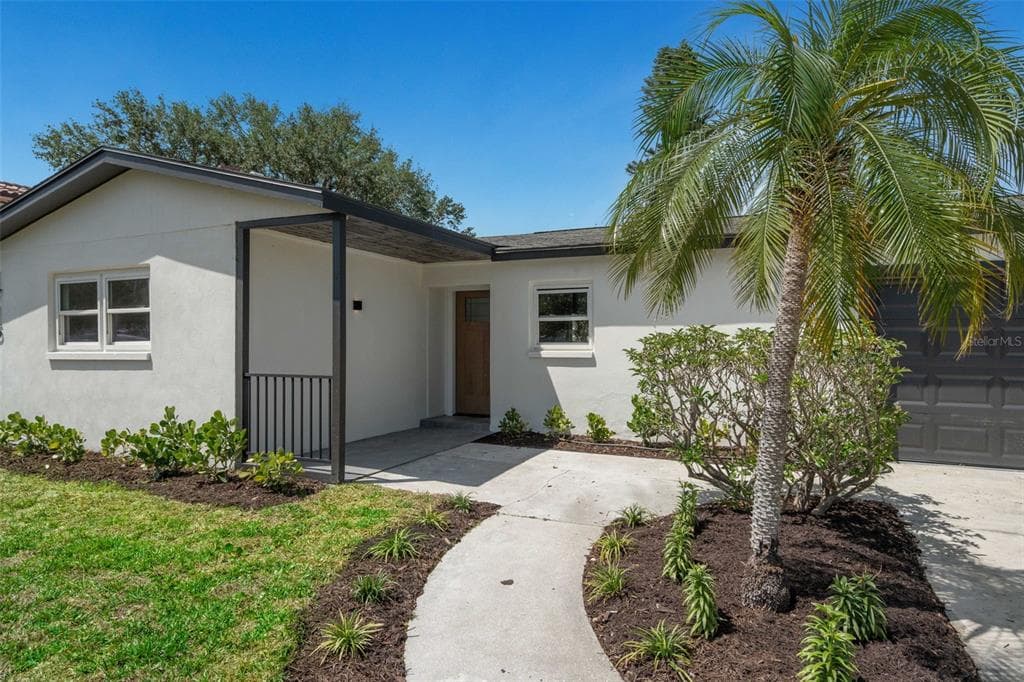 1715 DELAWARE AVENUE NE, ST PETERSBURG, FL 33703 — zdjęcie 2