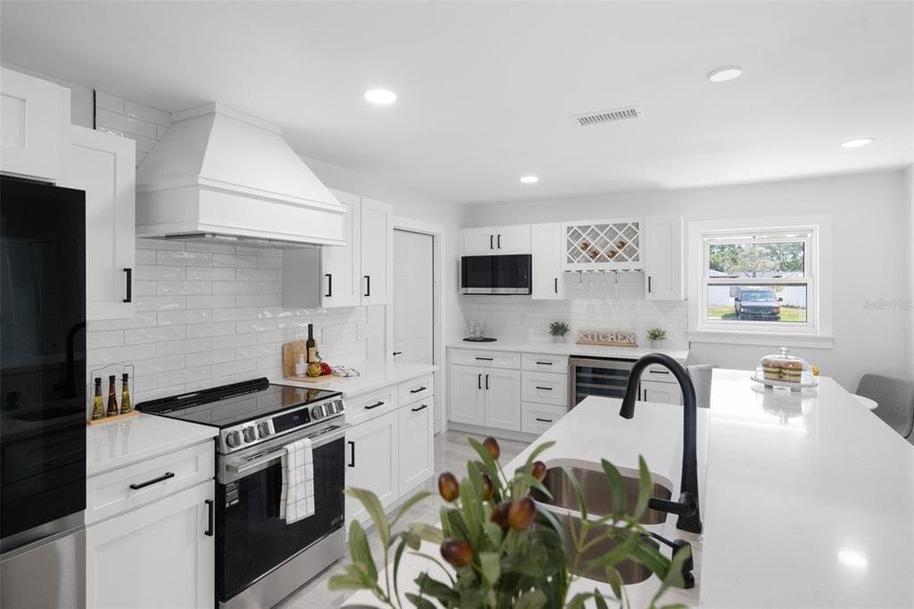 1715 DELAWARE AVENUE NE, ST PETERSBURG, FL 33703 — zdjęcie 4