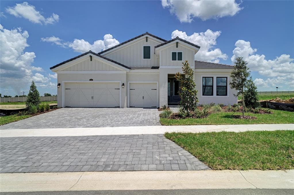9806 LEAF GREEN LANE, DADE CITY, FL 33525