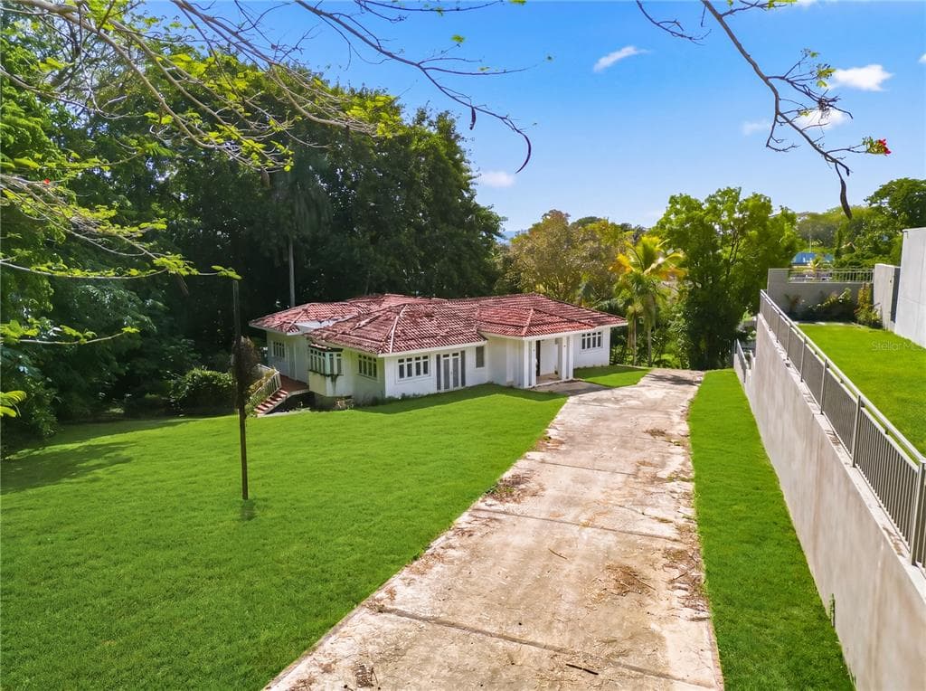 7 VANDA, GUAYNABO, PR 00966