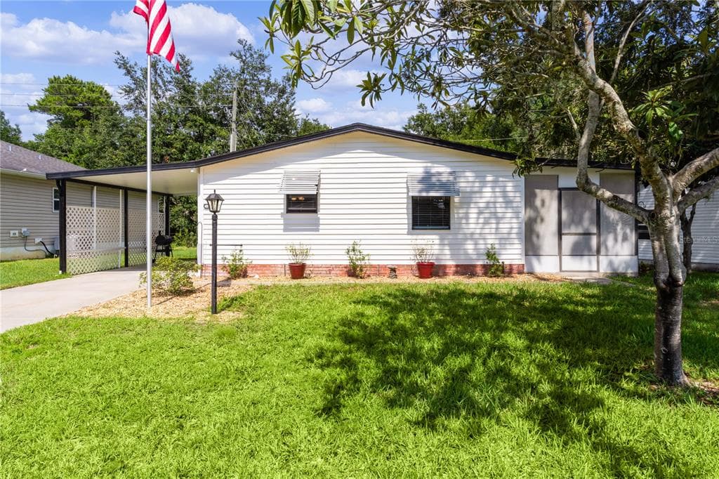 1709 E SCHWARTZ BOULEVARD, LADY LAKE, FL 32159