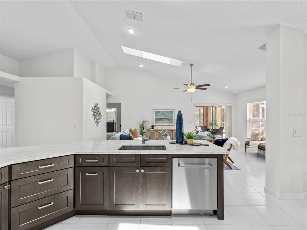9631 OAKWOOD HILLS COURT, NEW PORT RICHEY, FL 34655 — zdjęcie 5