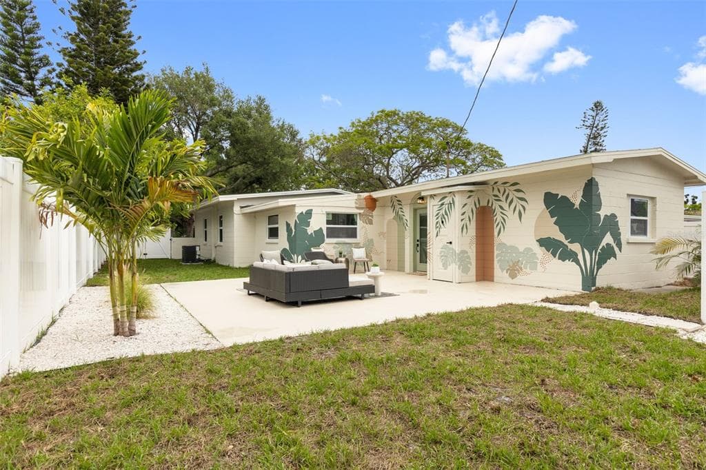 7042 DARTMOUTH AVENUE N, ST PETERSBURG, FL 33710 — zdjęcie 2