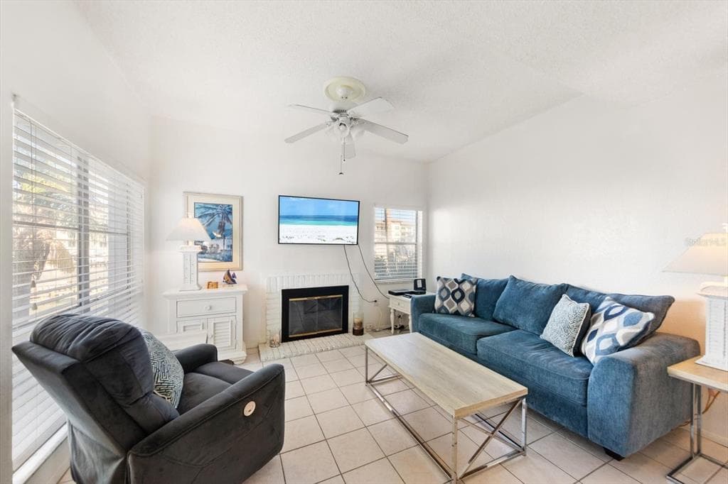 179 MEDALLION BOULEVARD # H, MADEIRA BEACH, FL 33708 — zdjęcie 4