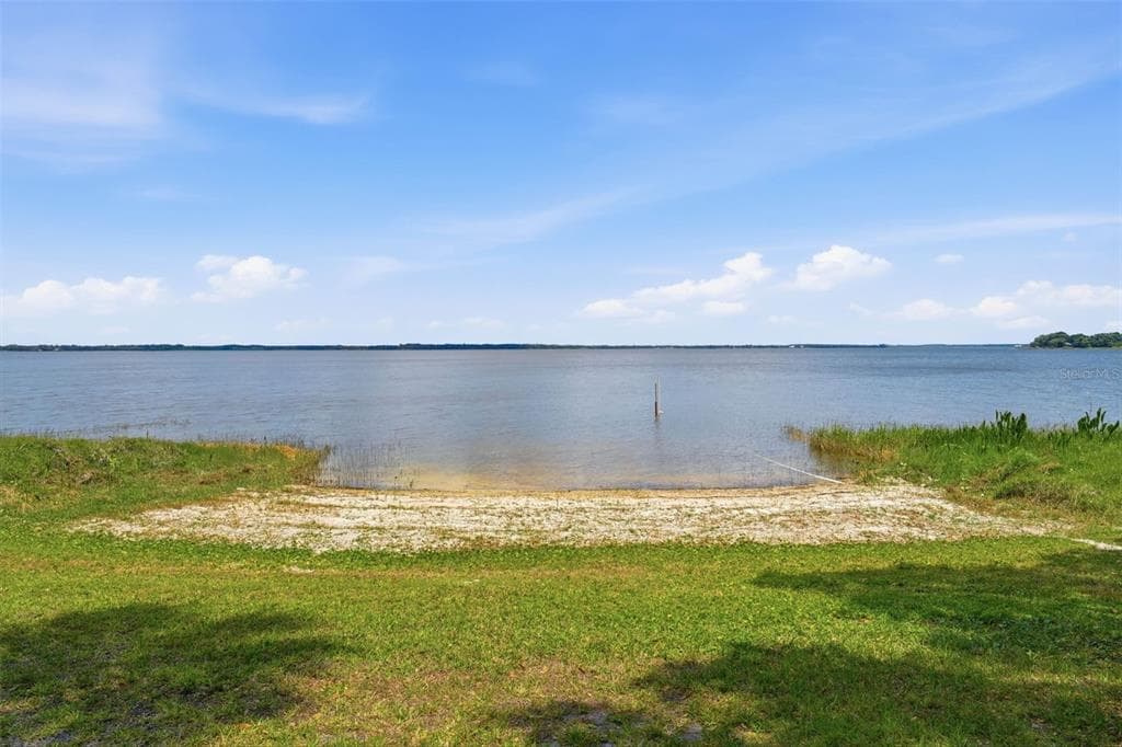119 LAKE SHORE CIRCLE, LEESBURG, FL 34788