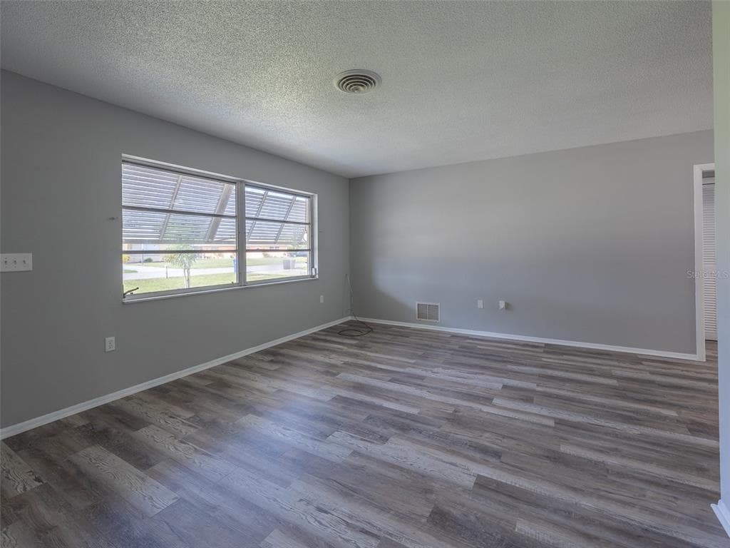 916 GILLESPIE STREET, ENGLEWOOD, FL 34223 — zdjęcie 4