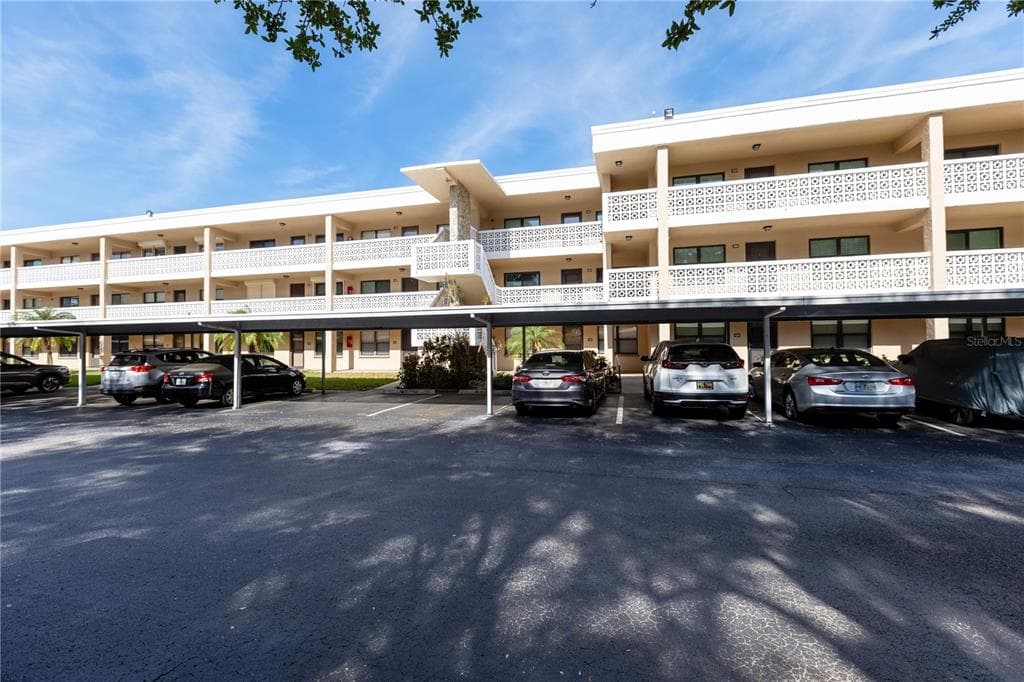 5080 LOCUST STREET NE # 322, ST PETERSBURG, FL 33703