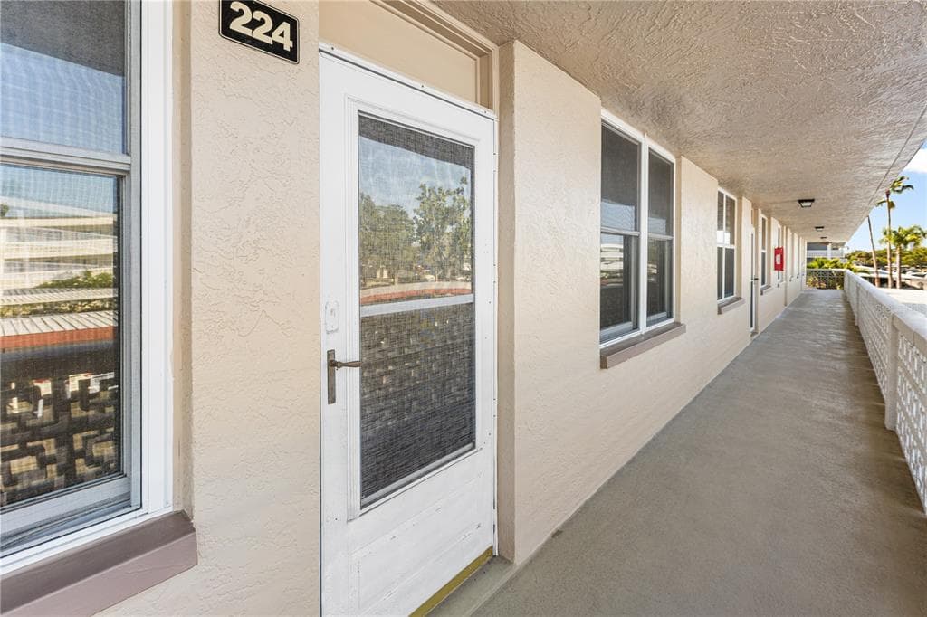 4915 BAY STREET NE # 224, ST PETERSBURG, FL 33703 — zdjęcie 2
