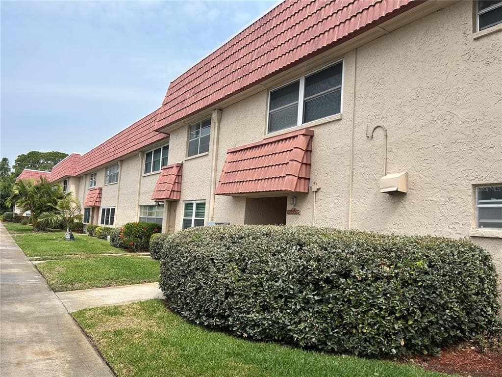 10037 62ND TERRACE N # 15, ST PETERSBURG, FL 33708