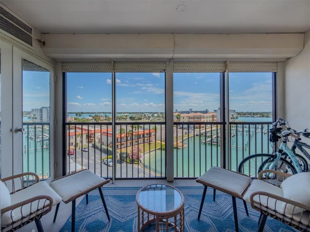 10355 PARADISE BOULEVARD # 511, TREASURE ISLAND, FL 33706